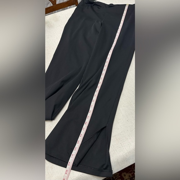 GAP Women's Classic Black Leggings - Picture 5 of 9